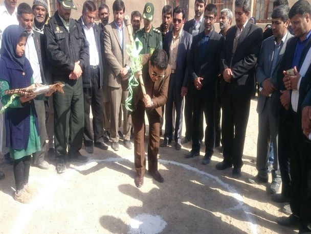 کلنگ احداث یک باب مدرسه 6 کلاسه توسط خیرین مدرسه ساز بومی شهرستان هیرمند