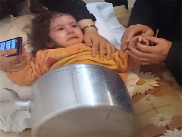 جزییات نجات کودک بازیگوش رشتی/ انتقاد عضو شورا از عدم تخصیص مزایای مشاغل سخت به آتشنشانان