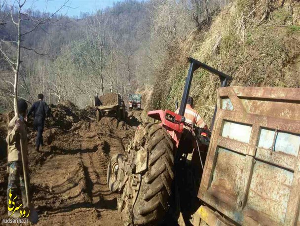 مسیر صعب العبور روستای نرماش رحیم آباد به جاده تبدیل می شود
