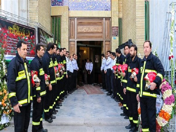 گرامیداشت شهدای آتش نشان حادثه پلاسکو در کرمان/تصاویر