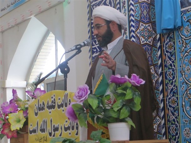 انقلاب اسلامی انقلابی دینی و مردمی است / هرکس از این انقلاب جدا شود به بدبختی خود کار می کند