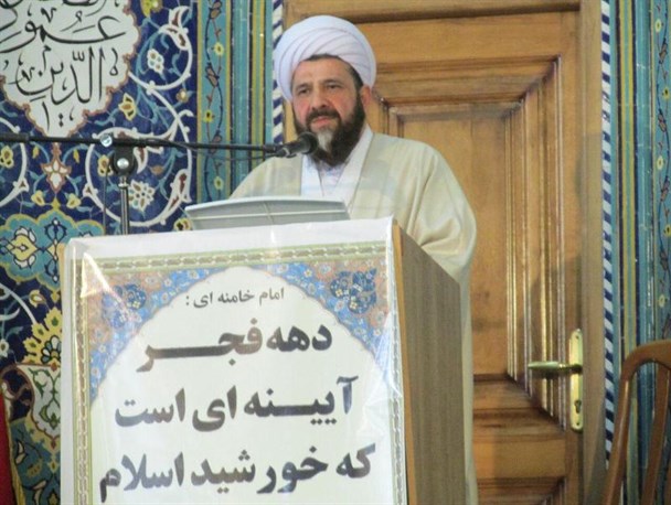 انقلاب اسلامی دست استعمار را از این سرزمین قطع کرد/لزوم برخورد جدی با حقوق‌های نجومی