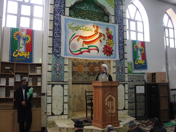 انقلاب اسلامی الگوی جهانی شده است/در مملک پول هست،دولت رو نمیکند