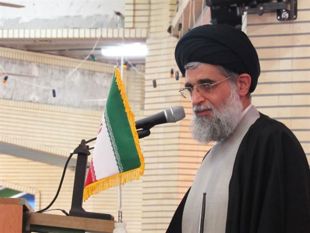 عدم حضور برخی مسئولان شاخص و روحانیون در یادواره های شهدا جای تامل دارد