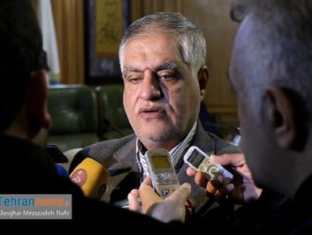 مشکل عمده ما تکاندن برف شاخه‌های درختان است