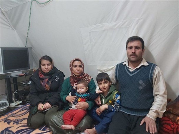 زندگی سخت یک خانواده ۵ نفره در طویله/ ما زندگی نمی‌کنیم فقط زنده‌ایم+عکس و فیلم