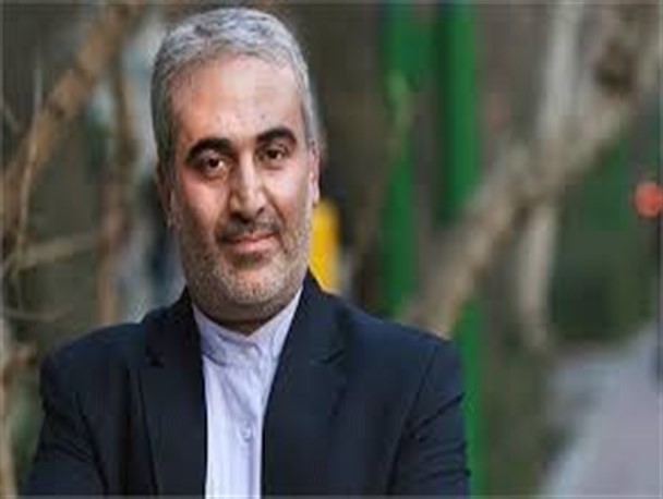 دولت باید عذر کسانی که نمی توانند با اقتصاد مقاومتی همگام شوند، را بخواهد/نقش مردم در اقتصاد مقاومتی مهمتر از نقش سایر بخشهاست