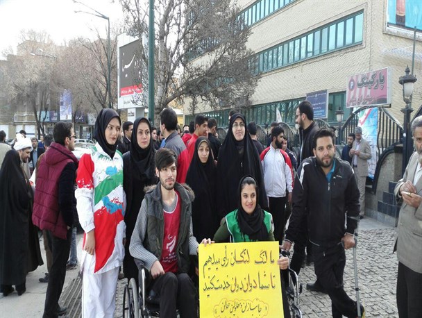 ما لنگ لنگان رای می‌دهیم تا شما دوان دوان خدمت کنید