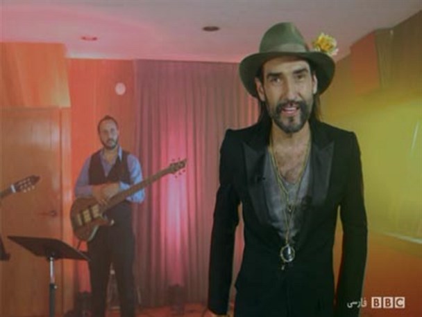 بهزاد بلور در رادیو زمانه: قبلا بز بودم الان گاو شدم!