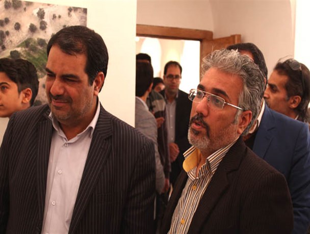 تصاویر/ افتتاح نمایشگاه بین المللی هنرهای تجسمی فجر در یزد