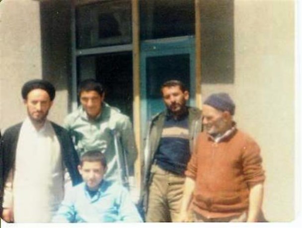 تصویری خاطره‌انگیز از اولین امام جمعه کوثر و 2 شهید سرافراز