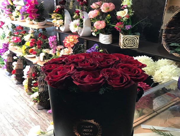 گُل، پای ثابت آیین عزا و عروسی در کُردستان