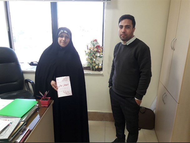 اهدای 100 جلد کتاب پژوهشگر البرزی به بانوان فرهیخته استان