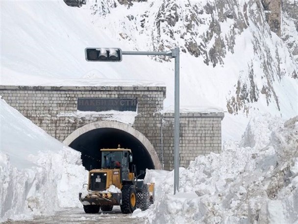 30 مورد بهمن در محور کرج– چالوس به واسطه بارش برف اخیر رخ داد