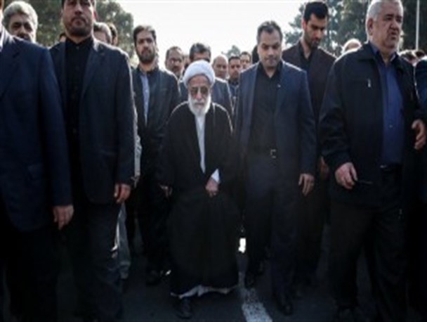 از همان ابتدا که تبعید شدم، یار و یاور من بود/رنج زیادی کشید اما صبور بود