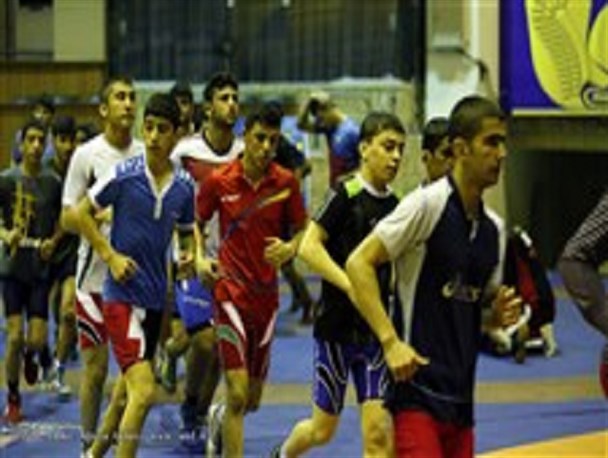 اردوی آمادگی تیم منتخب کشتی آزاد جوانان و نوجوانان کشور در حال برگزاری است