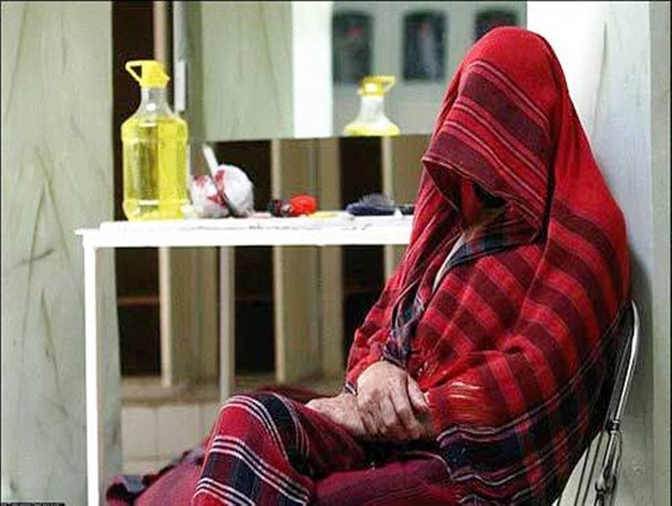 یک حمام عمومى در قشم و صف های طولانی