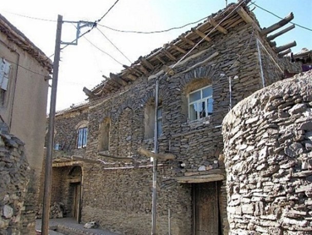 "ورکانه"، زیباترین روستای سنگی ایران و زادگاه نابغه علمی جهان