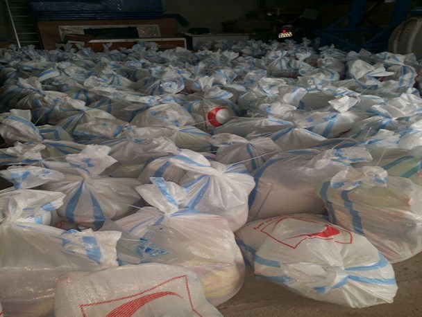 400 سبد کالا بین نیازمندان تویسرکانی توزیع شد