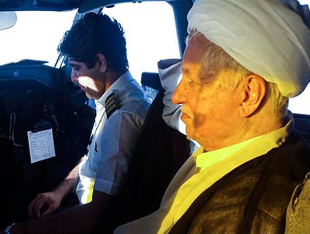 هاشمی رفسنجانی  در کابین خلبان