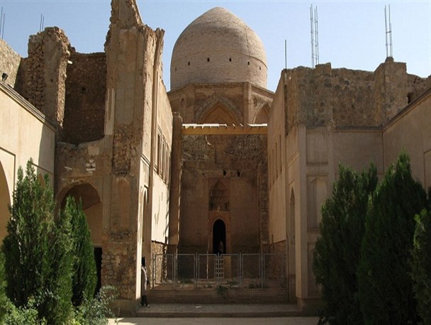 آرامگاه کلاه نمدی راز سر به مهر سلطان و مریدان/ چلبی اوغلی از مقابر برجی شکل قرون میانی اسلام است