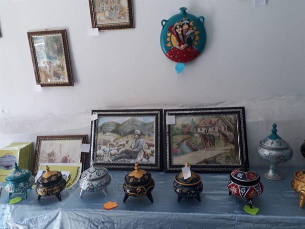 برپایی نمایشگاهی از آثار هنرمند معلول روستایی در روستای گردشگری حبشی