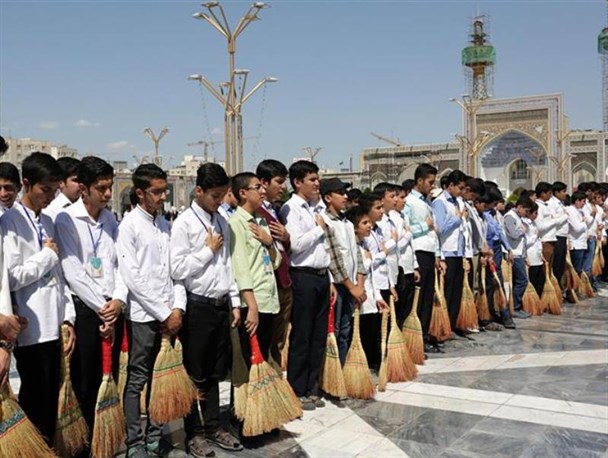 80 نوجوان گلستانی خادمیار حرم رضوی شدند
