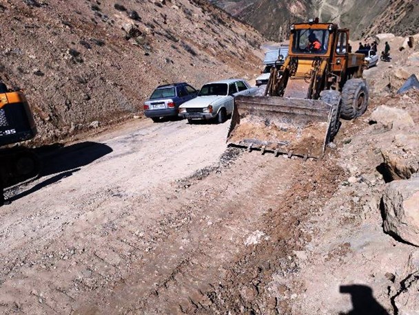 راه ارتباطی 11 روستای اردل بازگشایی شد