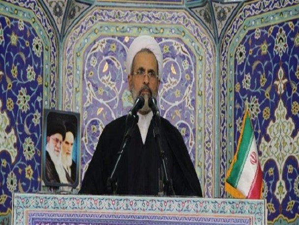 باید با روح جهادی و انقلابی مشکلات کشور را حل کنیم/ رونق تولید یک حلقه از زنجیره اقتصاد مقاومتی است