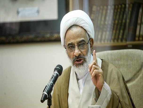 سپاه با قیام و جهاد پیوسته در صف مقدم جبهه انقلاب خواهد درخشید