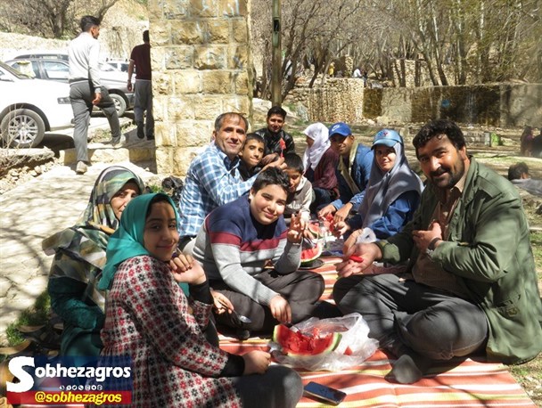 شور و نشاط مسافران نوروزی در آبشار یاسوج
