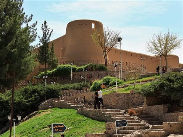 سفر به دیار علم و ادب بیرجند/ شکوه تاریخ و طبیعت بهاری را در کنار هم ببینید