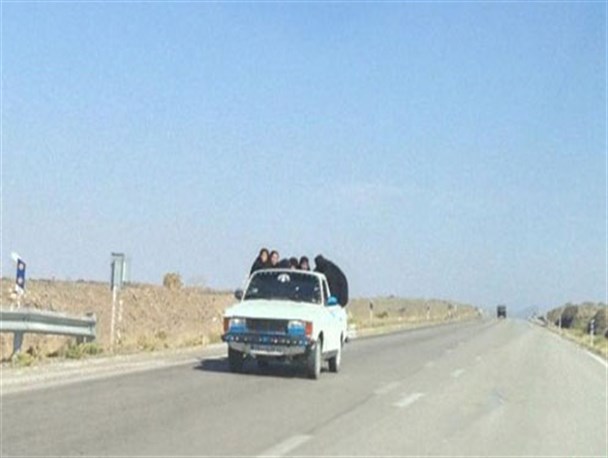 سرویس مدارس در سیستان و بلوچستان باز هم حادثه آفرید/ 21 دانش آموز دلگانی مجروح شدند