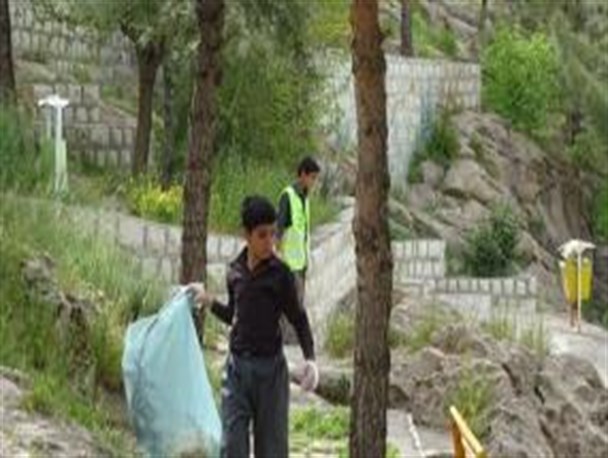 مراسم روز جهانی زمین پاک در شهرستان روانسر برگزار شد