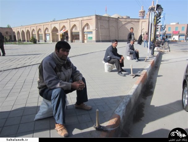 انتظار؛ سخت‌ترین لحظه زندگی کارگر اردبیلی