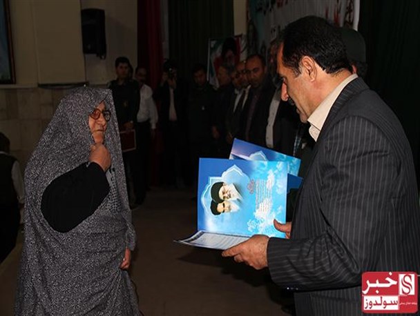 کارگران نمونه نقده ای تقدیر شدند