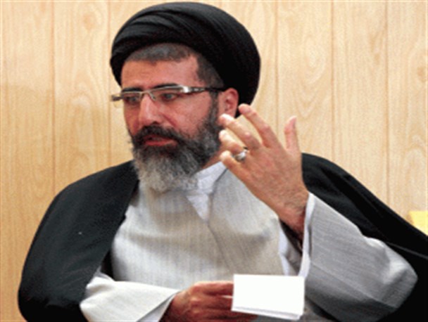 برخی به دلسوزان نظام و انقلاب برچسب افراطی‌گری می‌زنند/ رئیس جمهور و تمام قوای نظامی موظف به حفظ مبانی اسلام هستند