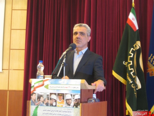 مشاور کار وزیر تعاون: کارگران جامانده، برای سهام عدالت اقدام کنند/جانشین سپاه استان اردبیل: استقامت در برابر تحریم جهانی را مدیون کارگرانیم