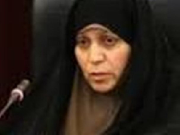 نقش چشمگیر زنان رودباری در تحقق عملی اقتصاد مقاومتی/ صنایع دستی جنوب نشان از توانمندی زنان این منطقه است