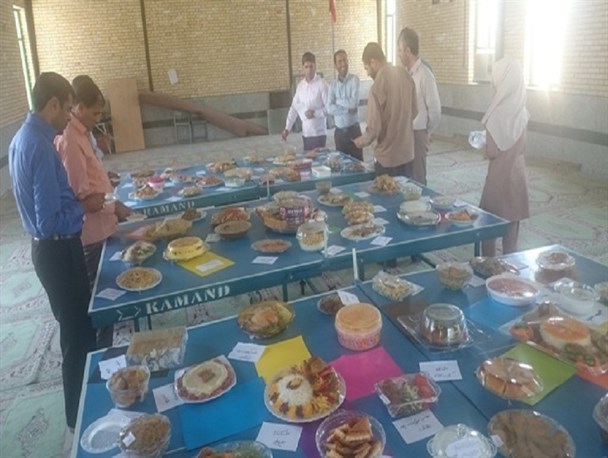 جشنواره غذا در مدارس منوجان برگزار شد
