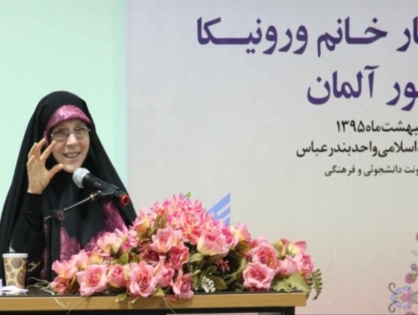حفظ ارزشهای اعتقادی، محدودیت نیست/دشمنان اسلام در رسیدن به اهداف خود موفق عمل کردند