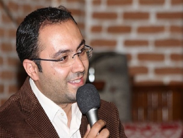 آذربایجان وکیل ملت می‌خواهد نه وکیل دولت!/ باید در انتخاب‌های خود به سوابق و تجربه کاندیداها توجه کنیم