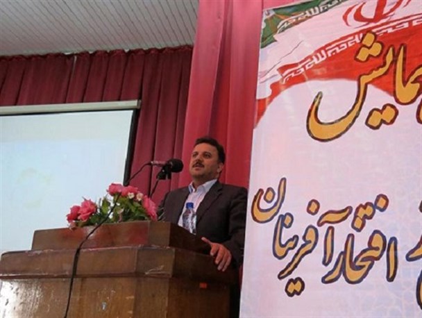 تجلیل از ۱۶۹دانش آموز برتر علمی فرهنگی نایین