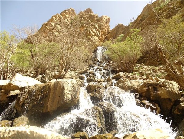 آبشار زیبای تنگ لیراب دیشموک + تصاویر
