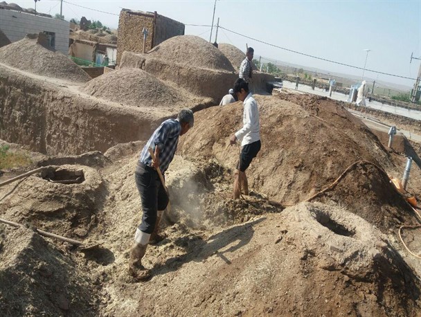 کاهگل کاری خانه‌های گنبدی قدیمی در رشتخوار+ تصاویر