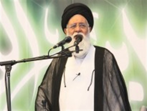 کلید شبکه فیسبوک در دست دشمن پیامبر(ص) است/پاسداری از حوزه فرهنگ وظیفه مردم است