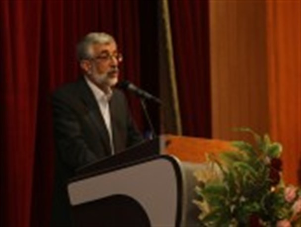 مذاکره با آمریکا از نظر ملت انقلابی ایران افتخار نیست / وظیفه امروز ما حرکت پشت سر رهبری است