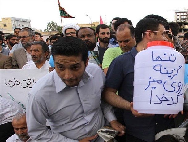 چه کسی به کاهدان زده است؟ مردم یا روزنامه های زنجیره ای؟!