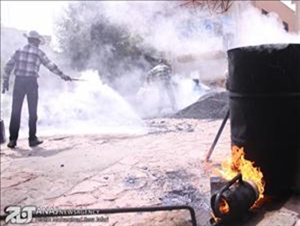 اقدام عجیب شهرداری در آسفالت کوچه ای که سنگ فرش شده بود!+تصاویر