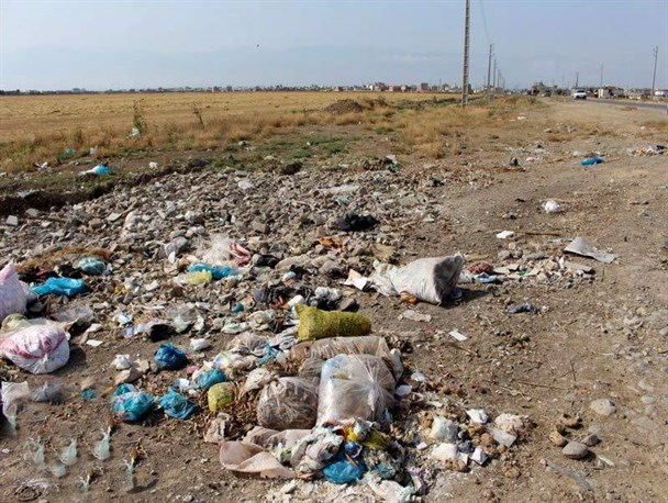 معظل رهاسازی زباله و نخاله های ساختمانی در آق قلا+تصاویر
